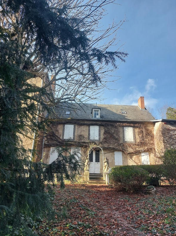 Propriété - 350 m² - 12 pièces