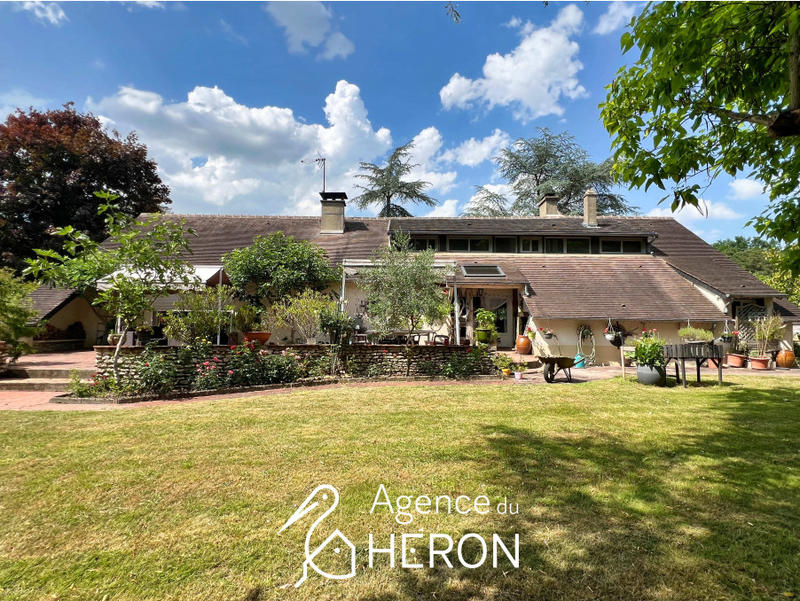 Maison - 304 m² - 10 pièces