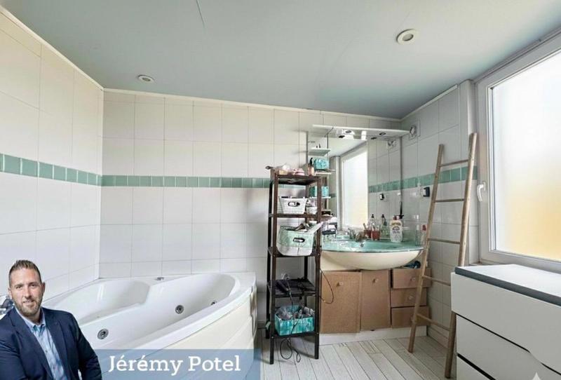 Maison - 90 m² - 5 pièces