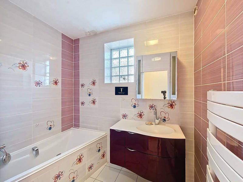 Maison traditionnelle - 133 m² - 5 pièces