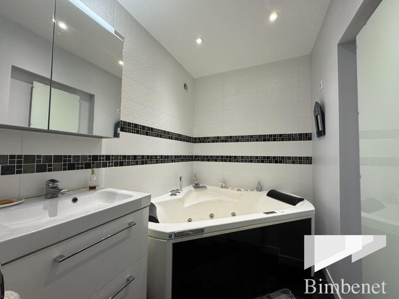 Appartement - 110 m² - 5 pièces