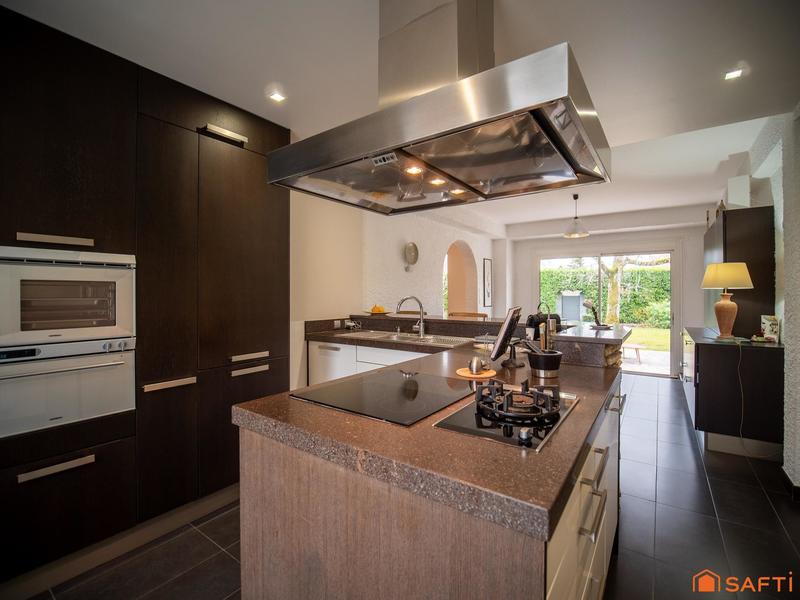 Maison - 260 m² - 5 pièces