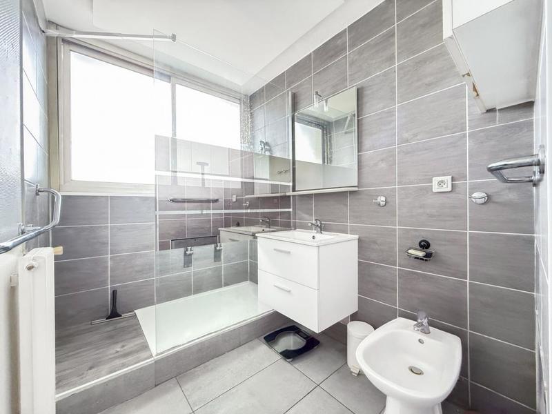 Appartement - 80 m² - 3 pièces