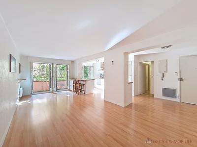 Appartement - 92 m² - 4 pièces