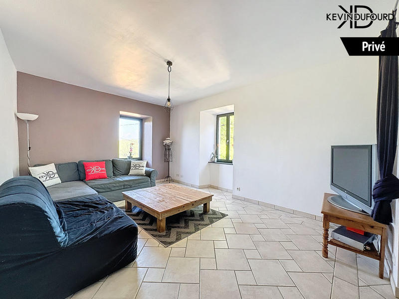 Maison - 1 000 m² - 40 pièces