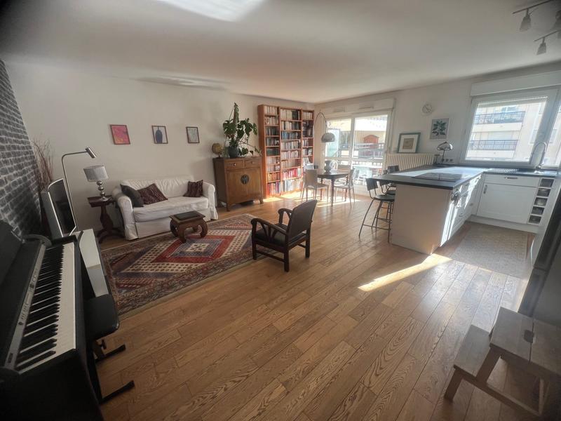 Appartement - 107 m² - 6 pièces