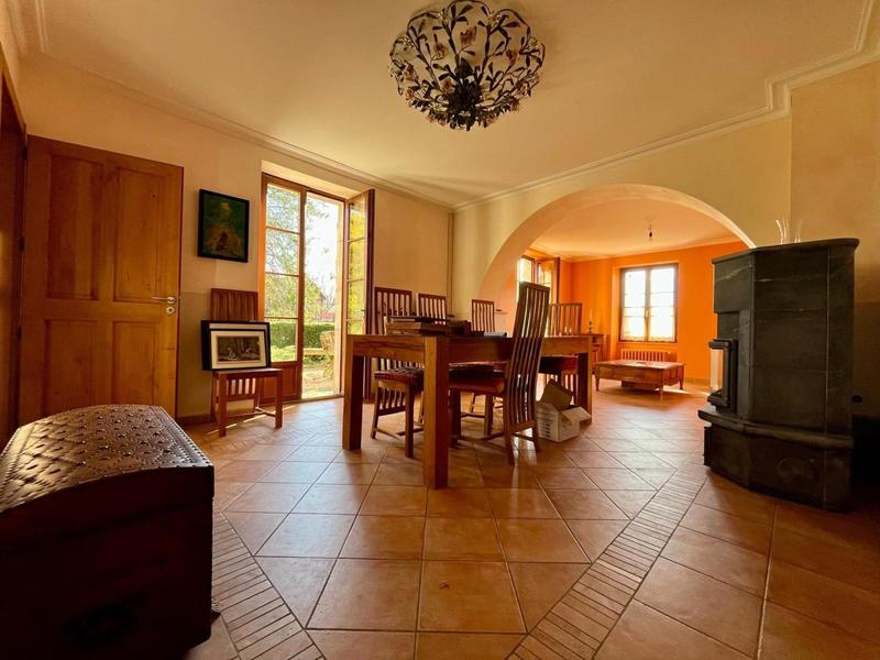 Maison - 185 m² - 8 pièces