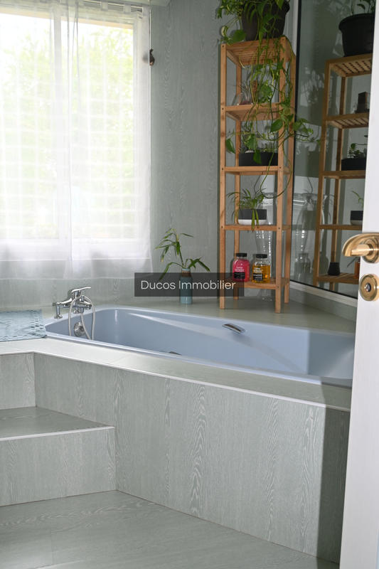 Maison - 212 m² - 6 pièces