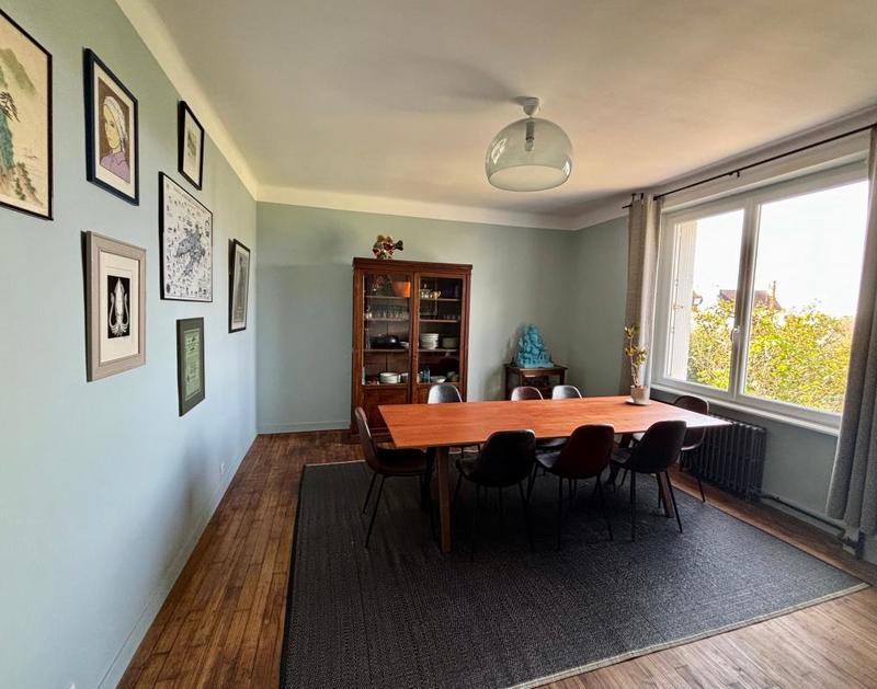 Maison - 218 m² - 7 pièces