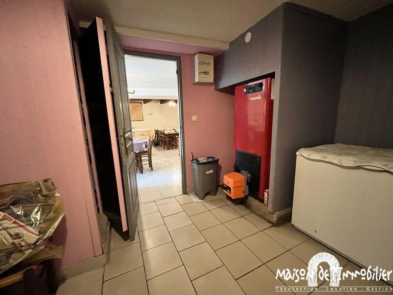 Maison - 210 m² - 6 pièces