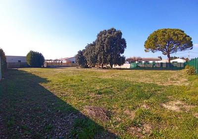 Terrain constructible - 1 400 m²