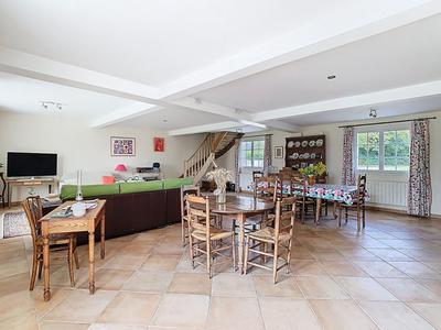 Maison - 223 m² - 5 pièces