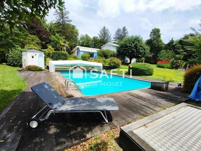 Maison - 299 m² - 8 pièces