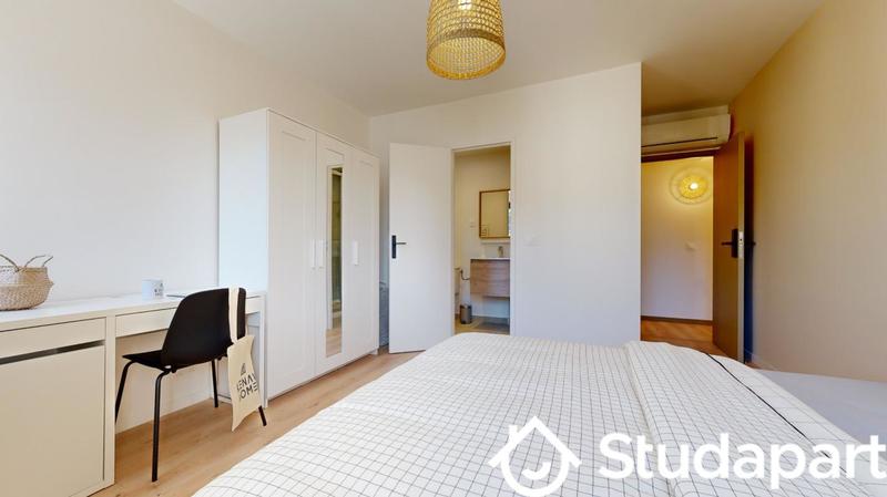 Chambre - 13 m² - 1 pièce