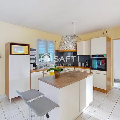 Maison - 110 m² - 6 pièces