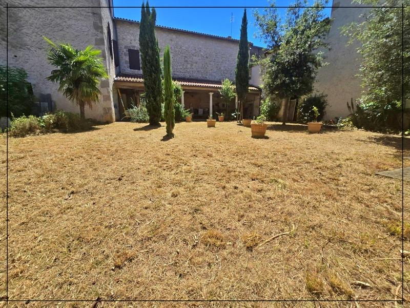 Maison bourgeoise - 296 m² - 5 pièces