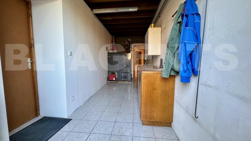 Maison - 231 m² - 7 pièces