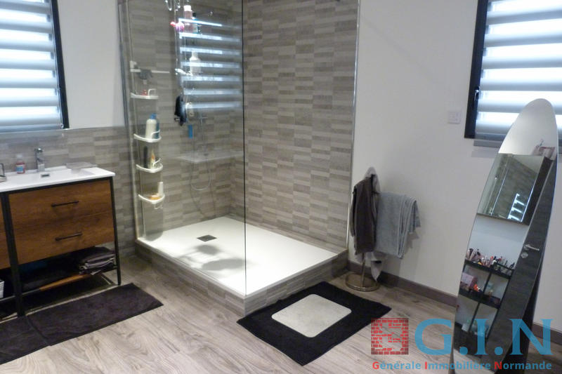 Maison - 200 m² - 8 pièces