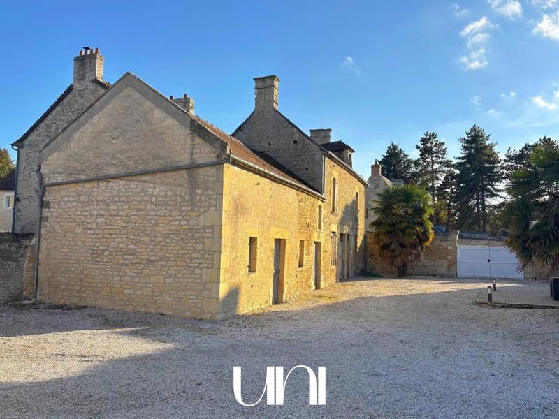 Maison - 250 m² - 6 pièces