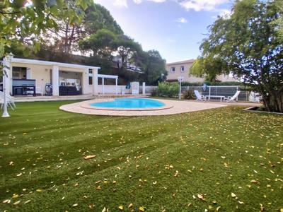 Villa - 204 m² - 7 pièces