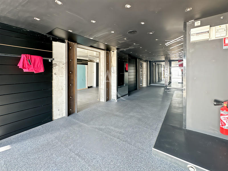 Local commercial - 93 m²