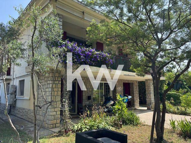 Maison - 215 m² - 4 pièces