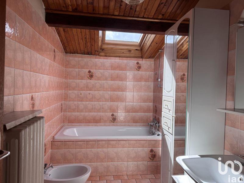 Maison - 220 m² - 8 pièces