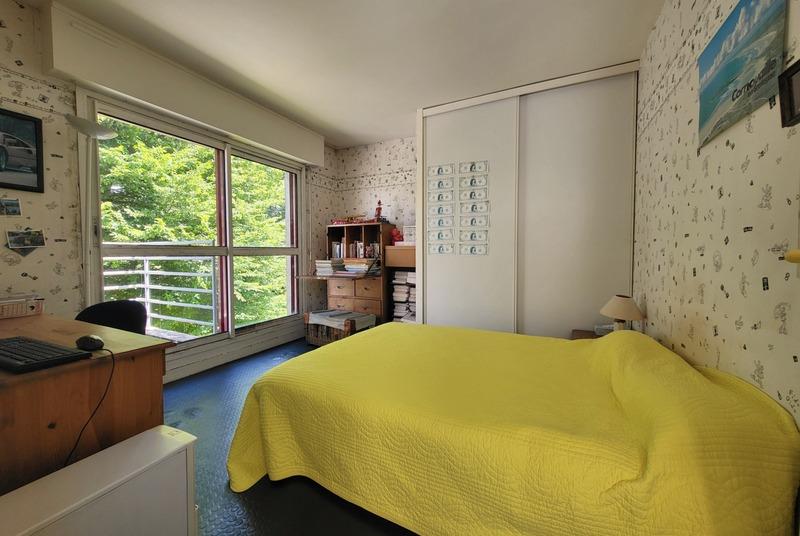 Maison - 250 m² - 11 pièces