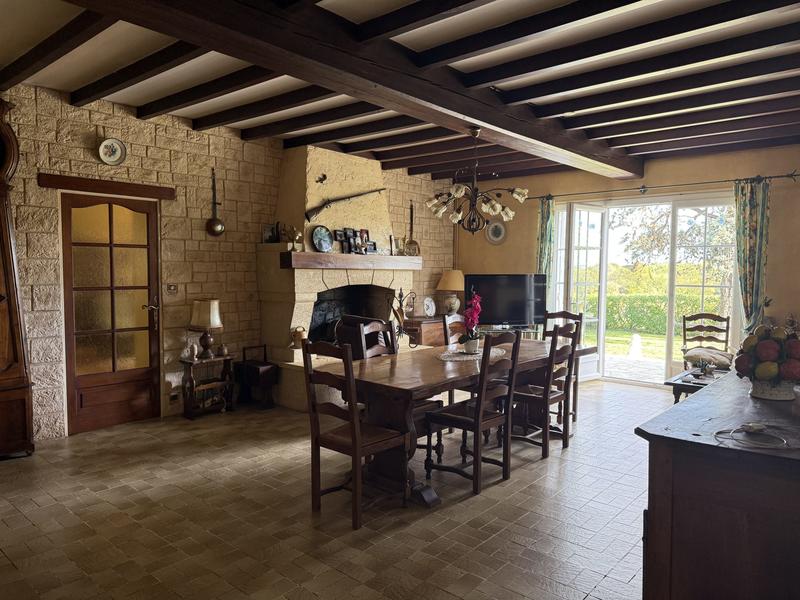 Maison - 338 m² - 11 pièces