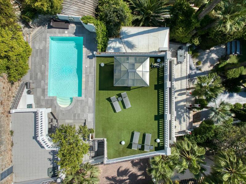 Villa - 221 m² - 7 pièces