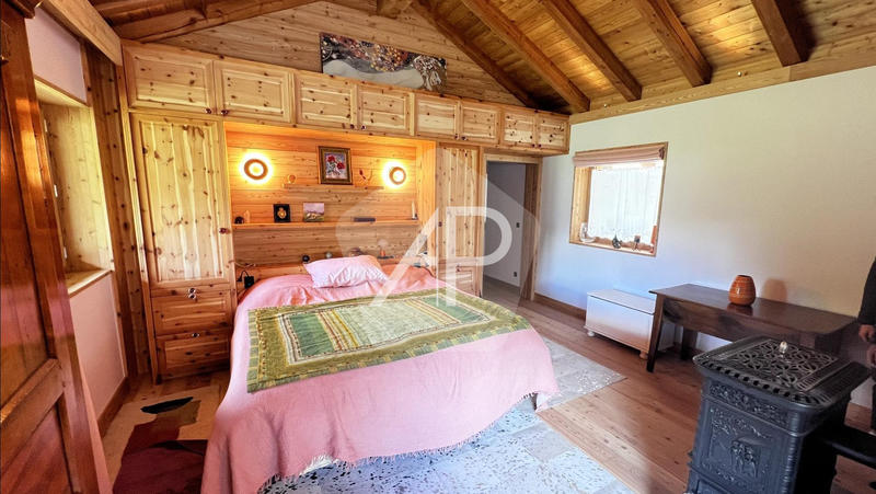 Maison - 180 m² - 2 pièces