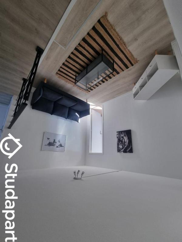 Chambre - 9 m² - 1 pièce