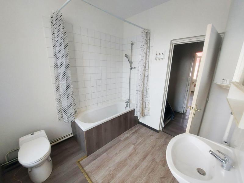 Maison traditionnelle - 145 m² - 9 pièces