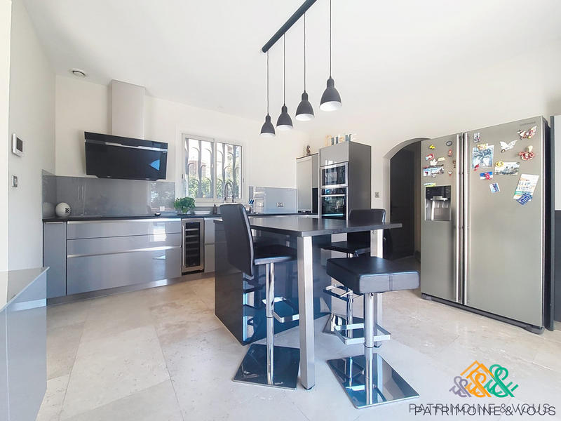 Maison - 187 m² - 5 pièces