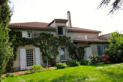 Propriété - 253 m² - 8 pièces