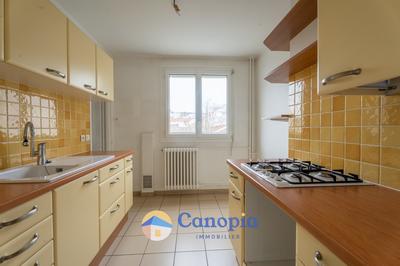 Appartement - 75 m² - 4 pièces