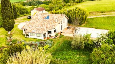 Maison - 220 m² - 10 pièces