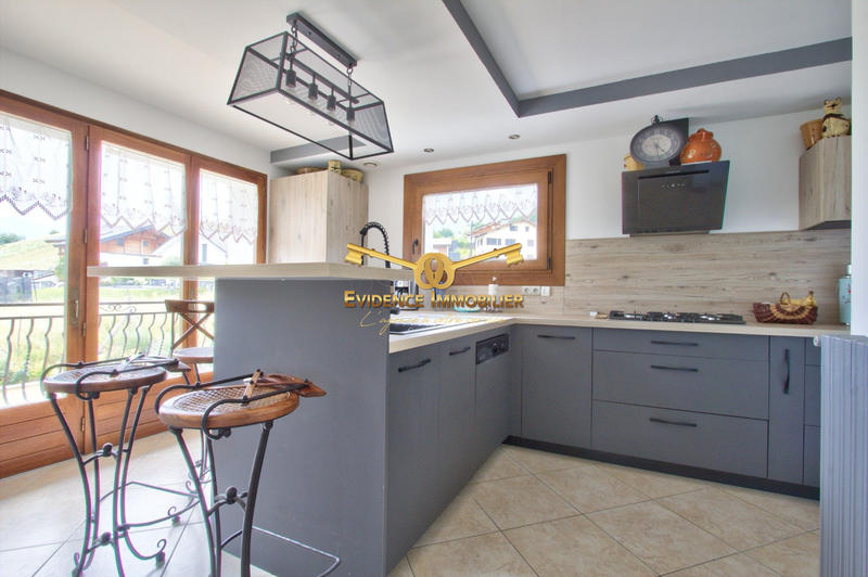 Maison - 215 m² - 7 pièces