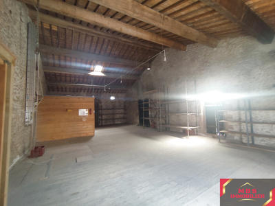 Appartement - 250 m² - 2 pièces