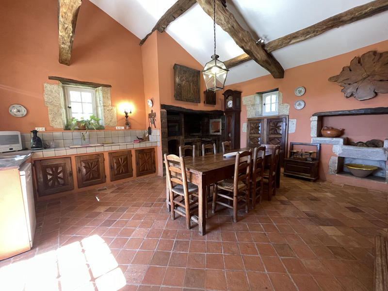 Maison - 428 m² - 15 pièces