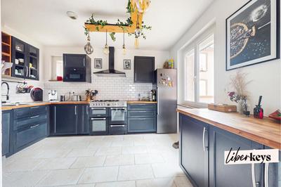 Maison - 162 m² - 6 pièces