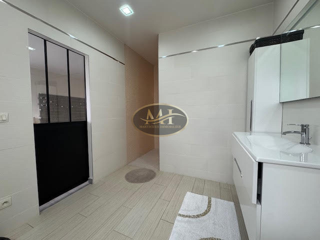 Maison - 176 m² - 5 pièces