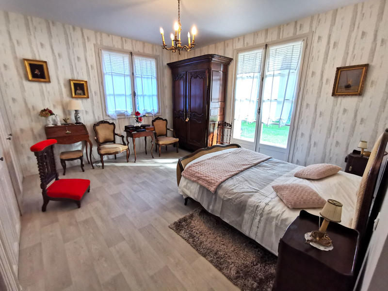 Maison - 300 m² - 10 pièces