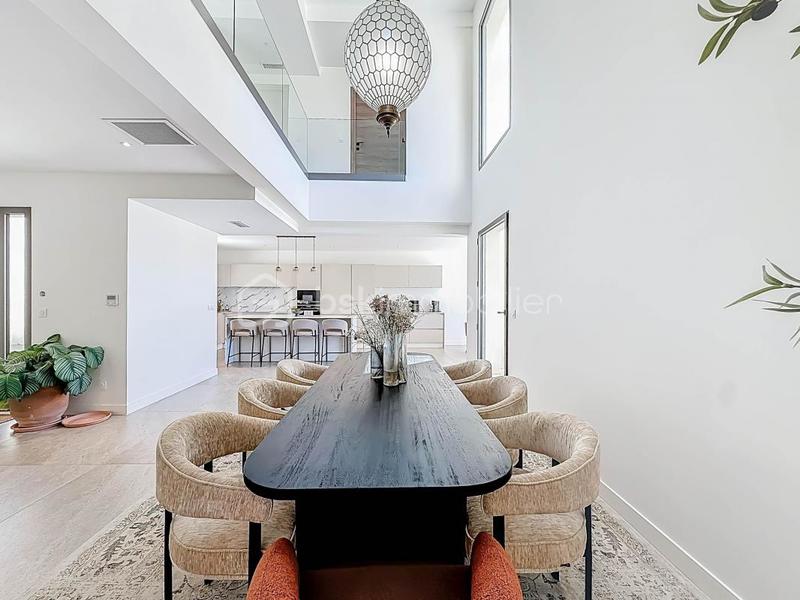 Maison - 346 m² - 8 pièces