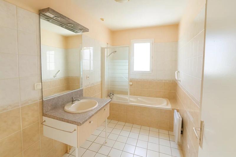 Maison - 92 m² - 4 pièces