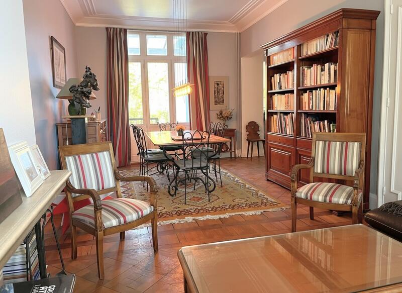 Maison - 166 m² - 9 pièces