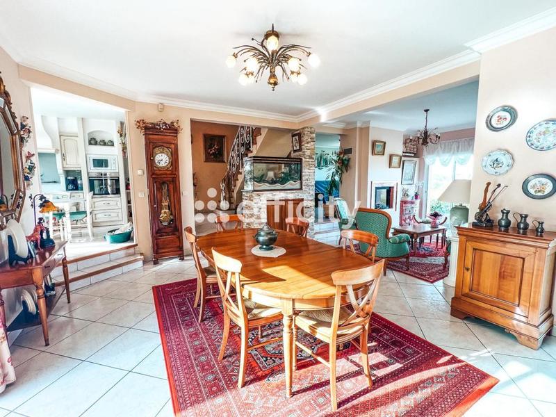 Maison - 208 m² - 5 pièces