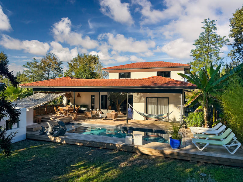 Maison - 204 m² - 7 pièces