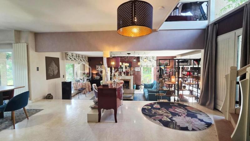 Maison - 164 m² - 7 pièces