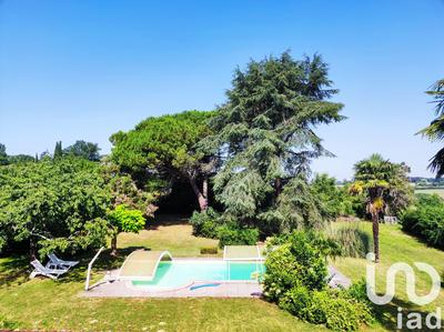 Maison - 227 m² - 7 pièces